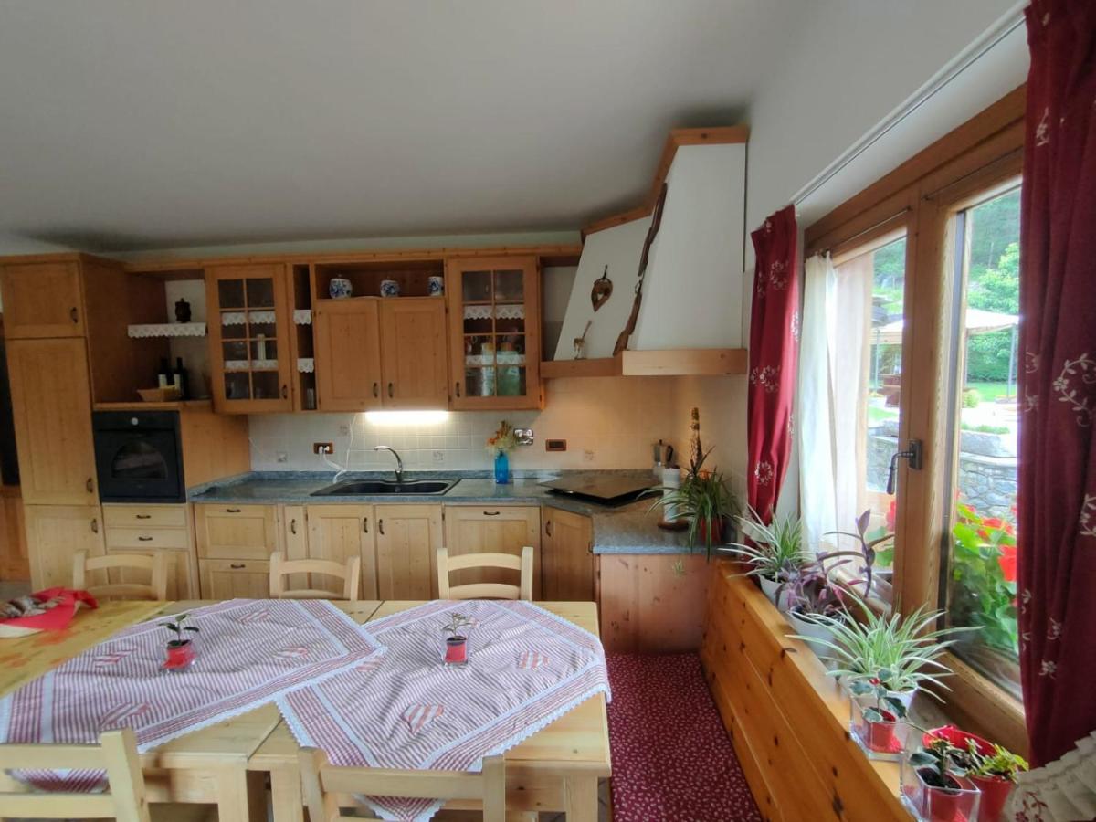 La Majon De Fohten Montjovet Exteriör bild