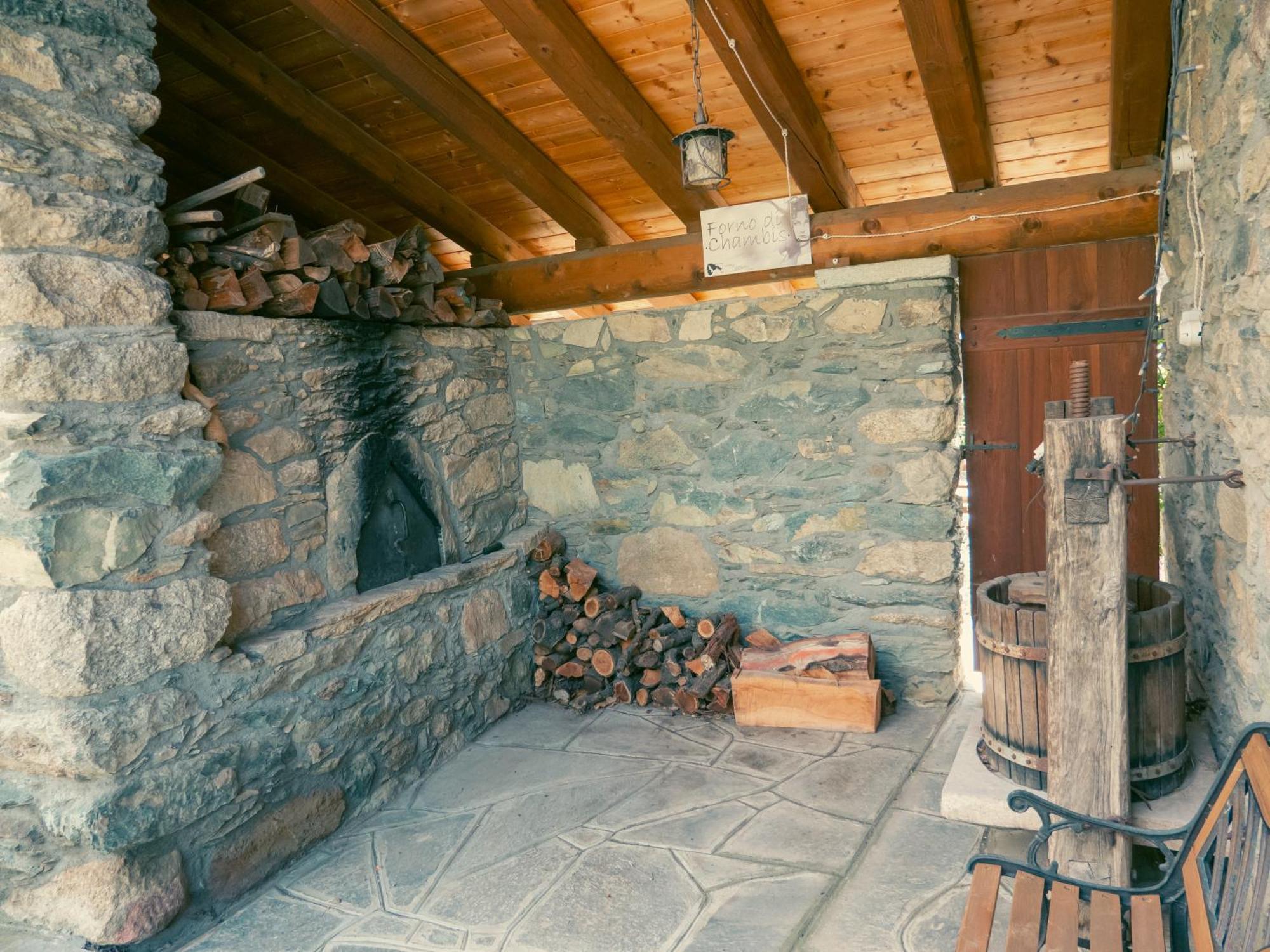La Majon De Fohten Montjovet Exteriör bild