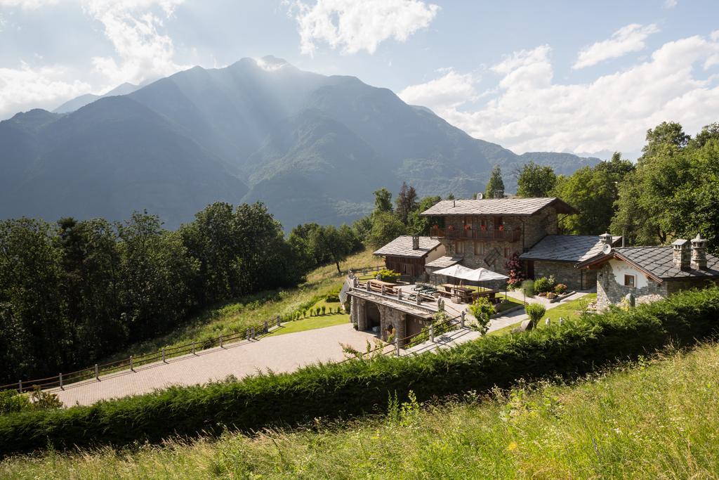 La Majon De Fohten Hotell Montjovet Exteriör bild