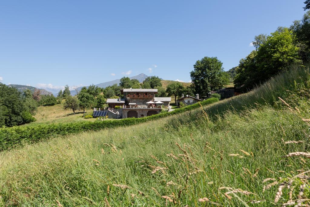 La Majon De Fohten Hotell Montjovet Exteriör bild